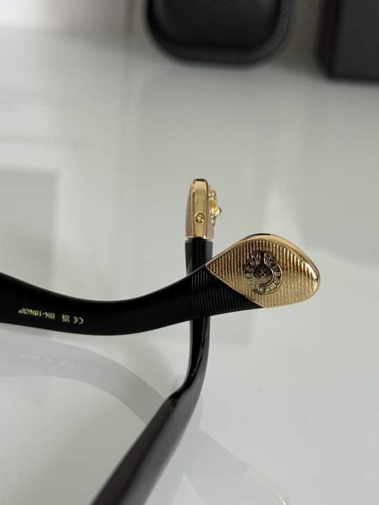 Picture of Chrome Hearts Sunglasses _SKUfw73375250fw
